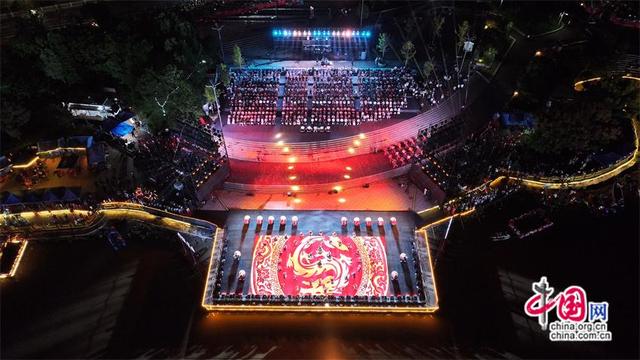 张家界慈利：水上板板龙灯点亮文旅融合新图景
