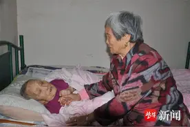 八旬老人照顾百岁婆婆，六十年相守演绎“母女”情深图片