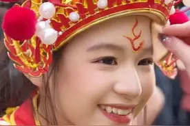 16岁的“花木兰”，美！飒！图片