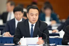 专访全国人大代表、阳江市市长余金富：以“海陆空”交通提速“产业振兴”，阳江要发展临港经济、湾区经济图片