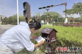 “萌宠便便箱”亮相阿拉善 引领文明养犬新风尚图片