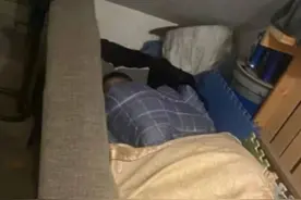 杭州7岁男孩被迫楼道里过夜？妇联:未发现被虐待情况，孩子生病怕传染主动提出图片