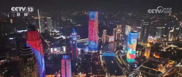 绝美灯光秀点亮上合国家文化交流“城市会客厅” 彰显中华传统文化与现代科技之美