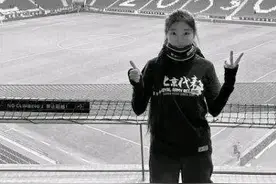 国安俱乐部决定永久保留女球迷杨雪座位图片