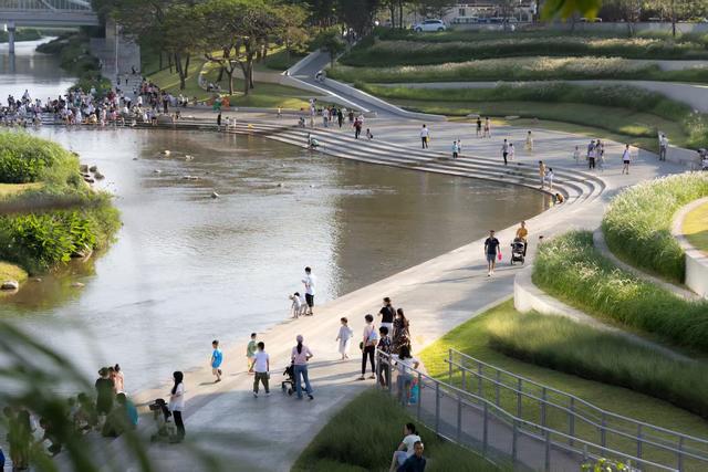 打卡新地标！龙岗河干流碧道堤下试开放，漫步亲水正当时