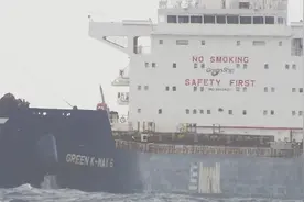 外籍货轮南海失去动力，中国海警来了！图片