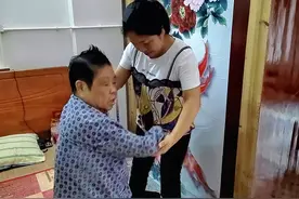 广东好人邓红梅：18年尽孝尽爱，用心照料患病老人图片