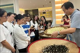 走进家乡、体验乡情……他们这样过暑假！图片