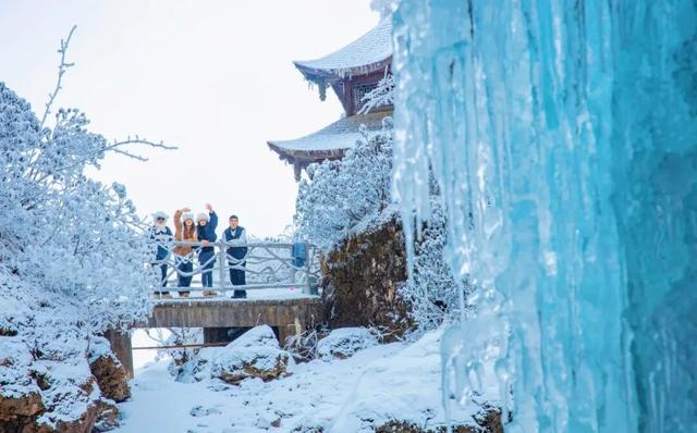 快@喜欢的人，一起去爬瓦屋山吧！