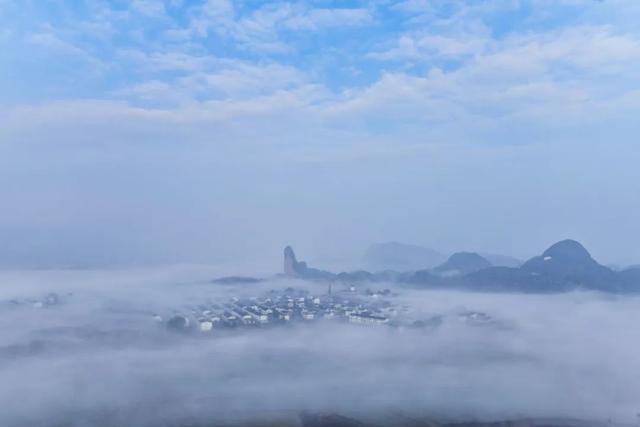 七彩云南遇龙虎仙山—龙虎山文旅昆明推介会签约专列启程