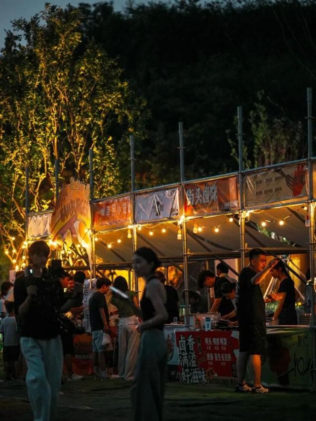 原来上班去的“老地方”，现在下班去可以感受烟火气