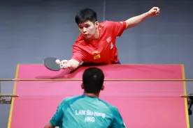 世乒赛：林诗栋晋级男单32强图片