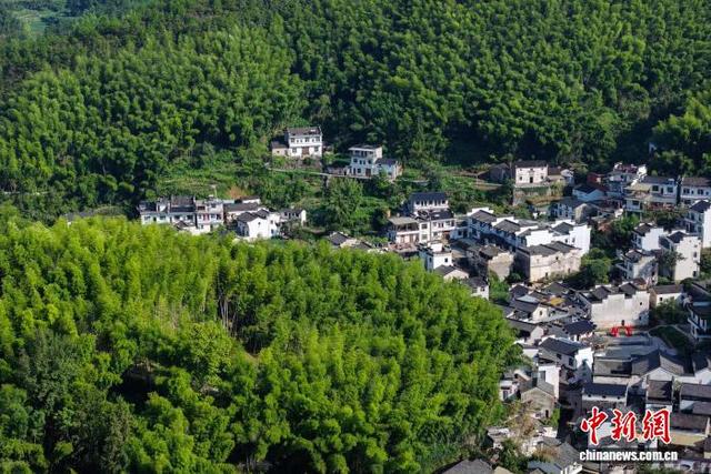 安徽黄山：传统村落景如画