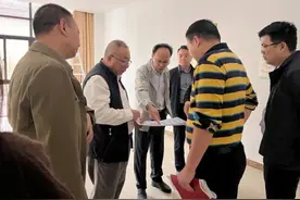 三亚中院副院长潘文壮深入城郊法院海棠湾法庭调研指导工作图片