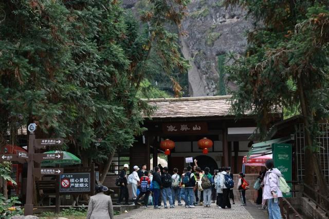 双十一狂欢！龙虎山开启秋日人从众火热模式！