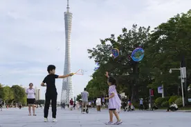 台风“蝴蝶”移出广东，然而广州的雨还没停图片