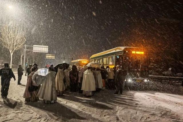 快，晒出你手机里2026年的第一场雪！