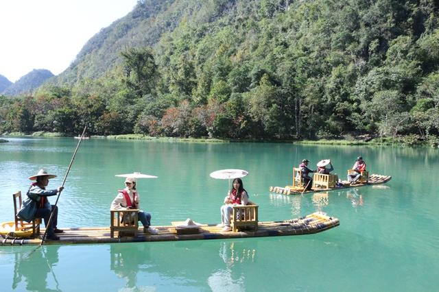 荔波“淡季”变旺景，暖阳山水引游客打卡旅居
