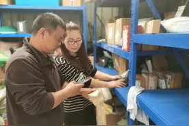 他是快递小哥，也是救火英雄图片