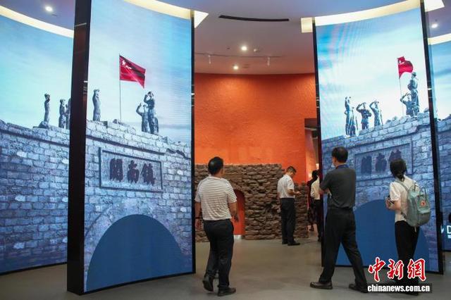 广西凭祥：中越友谊历史展示中心、友谊关历史陈列馆揭牌