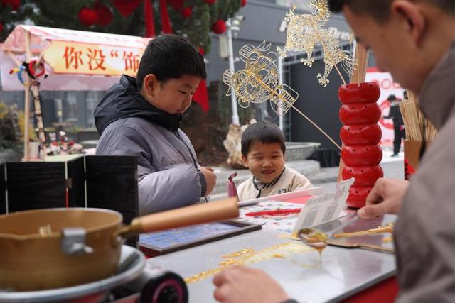 合肥首场迎新市集火热开市！长江180艺术街区解锁冬日潮玩新体验