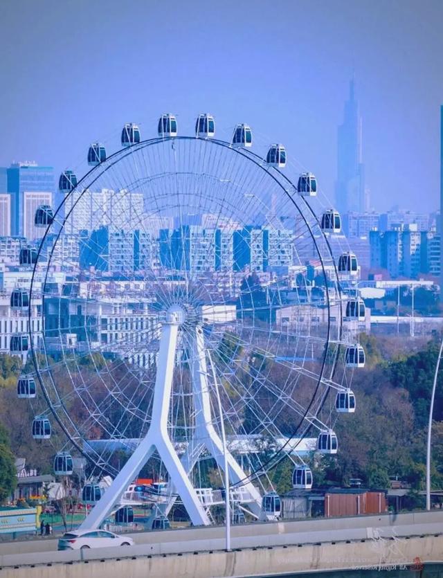 开在摩天轮上的书店，明天开张啦