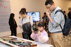 以“一起”为主题，第十五届海峡两岸少儿美术大展北京开幕图片