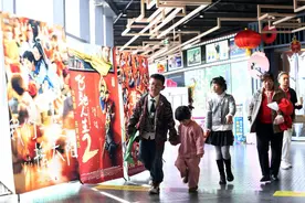 “合家欢”电影受追捧 龙年春节档票房创80亿元历史新高图片