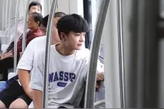 长沙地铁1号线北延线一期载客运营，有市民等候半小时只为来体验图片