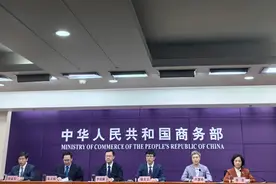 不用交旧手机，线上线下都立减！商务部详解手机等数码产品购新补贴政策图片