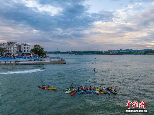广西梧州：岛上风光旖旎引客来