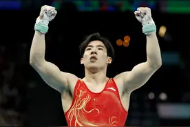 张博恒！全锦赛个人全能“三冠王”！图片