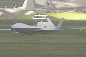 驻日美军将在嘉手纳基地无限期部署多架大型无人侦察机图片