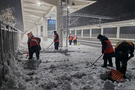 辽宁省多地出现大雪到暴雪 鞍山丹东等地连夜清雪确保群众出行图片