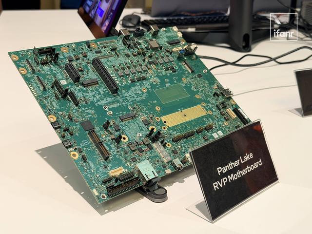 英特尔想造一种很新的 AIPC