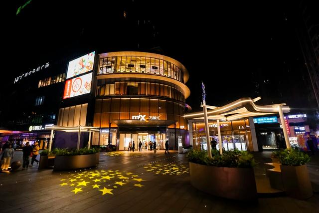 别想了，这个周末就在东湖见面！