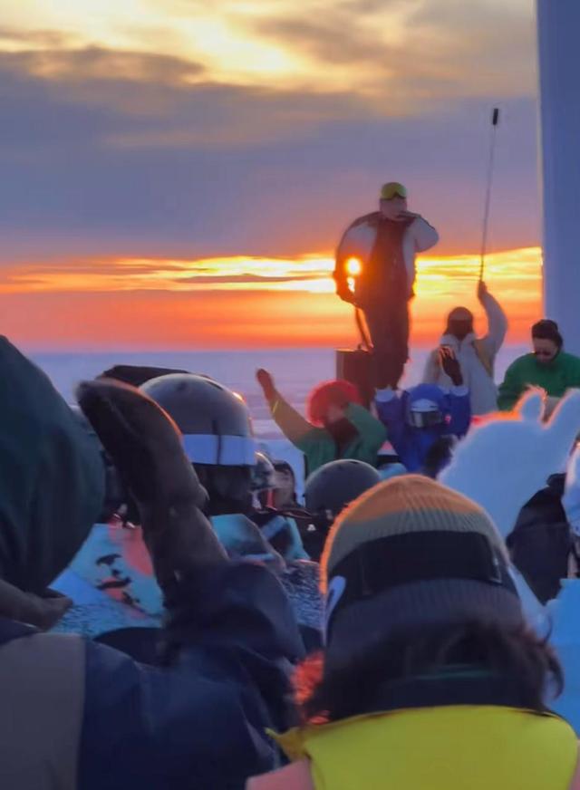 今年冰雪季怎么玩？全国各大雪场提前半个月开板、乌鲁木齐中小学生“喜提”5天雪假