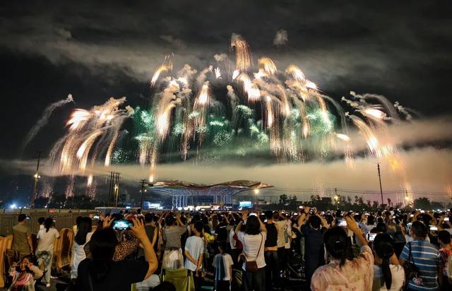 多位明星推介，这个国庆浏阳烟花频登热搜！