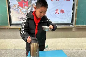 演绎经典，让语文课本“活”起来！青岛嘉峪关学校五年级一班举行课本剧展演图片