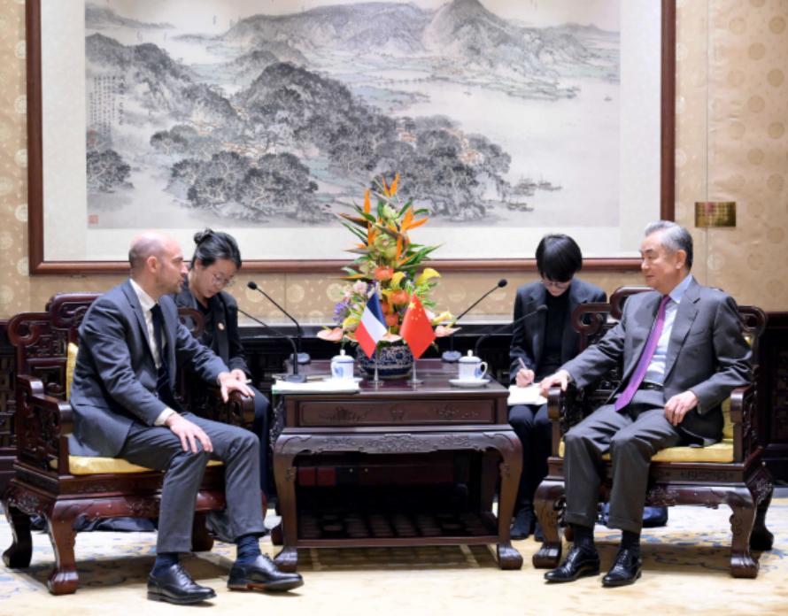王毅会见法国外长 介绍高市言论本质!