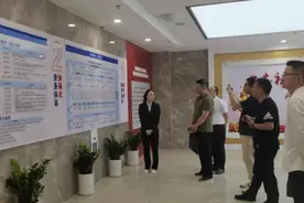 重庆市委宣传部帮扶集团驻桥头镇工作队调研南岸区、渝中区、巴南区“双网格”工作图片