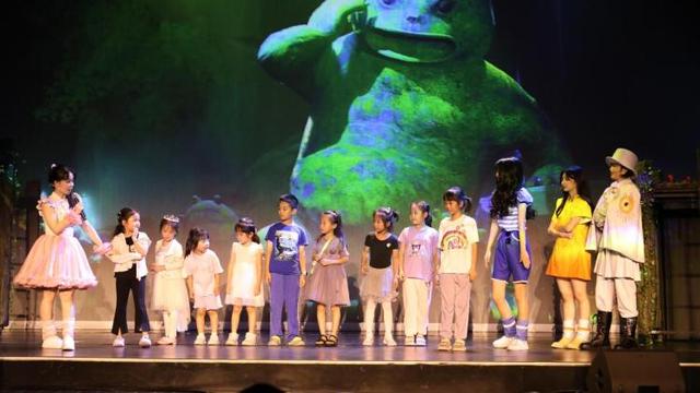 重温经典，《巴啦啦小魔仙》元宇宙亲子舞台剧深圳首演