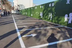 【学习贯彻习近平新时代中国特色社会主义思想主题教育】永宁县：科学施划停车位 让“文明出行”更到位图片