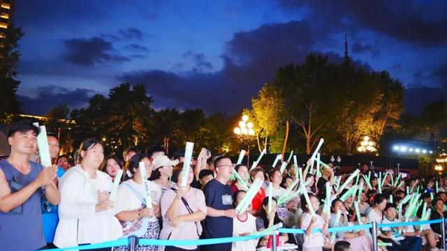 持续火爆！新民大街的创意玩法太多了！