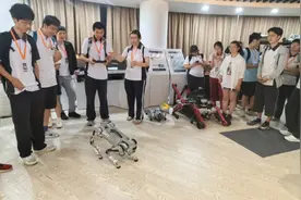 暑期走进高校收获不一样的体验，“行走的五育课堂”徐汇区高中生夏令营扩容图片