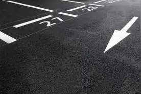 8个月欠费6000多元，“智慧停车”为何不发缴费提醒？图片