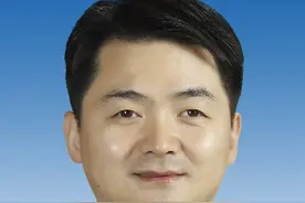 天津市委决定：巩金龙履新图片