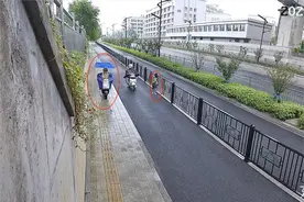 5岁男孩大雨中独行！杭州外卖小哥一路跟随……图片