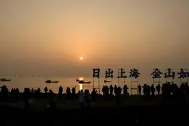 太激动！上海不少人凌晨就开始等待，有人4点半就出发，为了这个刹那→图片