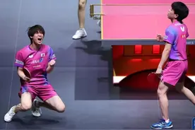 日本队时隔64年再夺世乒赛男双冠军图片